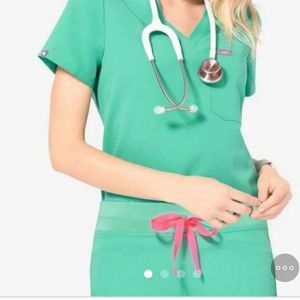 YOLA / Figs Surgical Green. $75 Firm NWT